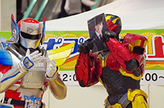 「スーツの中はこんな人」